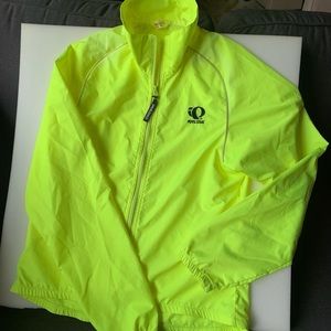 Pearl Izumi Biking Neon Yellow windbreaker! Women’s size Medium.